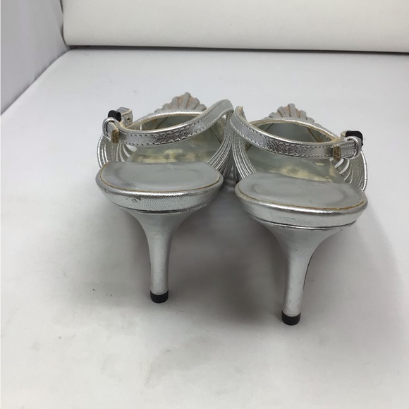 Vintage Gucci silver sling back heels - Picture 6 of 7